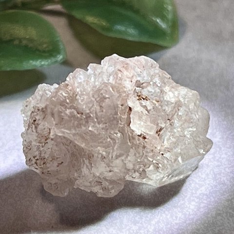 ヒマラヤ産✨　アイスクリスタル　ピンク　原石　ラフストーン　水晶