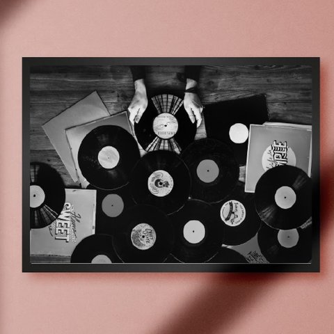 【A4額付き】レコード モノクロ写真 ミュージック オーディオ 昭和レトロ 音楽 アメリカンレトロ ポップアート 看板 アメリカン雑貨 ポスター