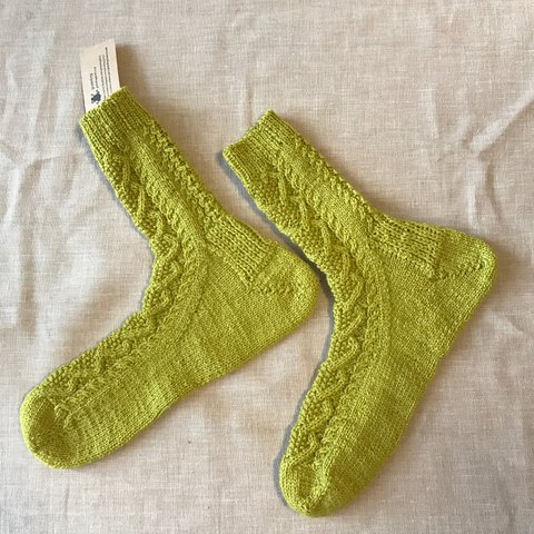 ウールの手編みくつ下／イエローグリーン