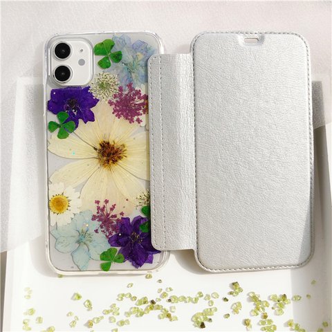  乙女のコスモス 5色から選択 ネコ 手帳型 押し花スマホケース iPhone15・14Pro・SE2・11iPhoneケース 【ホワイト&パープル系】