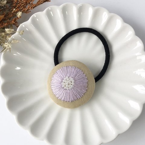 38mm＊お花刺繍のくるみボタンヘアゴムorブローチ