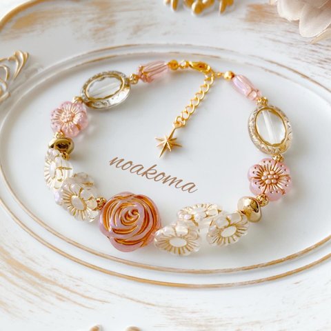 再販 ＊noakoma＊ antique flower - pink ブレスレット ＊ 大きめ ティーンズ プレゼント アクセサリー 贈り物 ピンク 花 アンティーク 風 デザイン 誕生日 フラワー