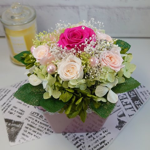 ピンクの薔薇のアレンジメント