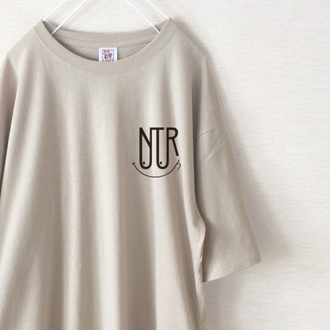 「UNTURth」 ビッグシルエット Tシャツ（ベージュ）