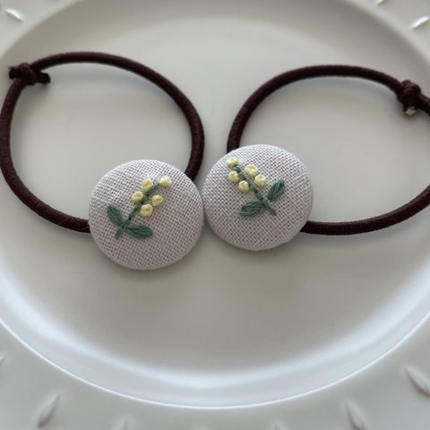 刺繍ヘアゴム🌼　くるみボタンヘアゴム　送料無料🐤