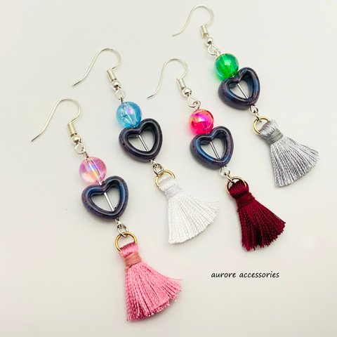 tassel pierced earrings　選べるカラー　タッセル　ハート　ビーズ　ピンク　ホワイト　ワインレッド　グレー　