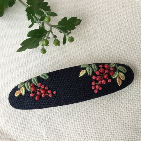 刺繍バレッタ9×2.5 南天