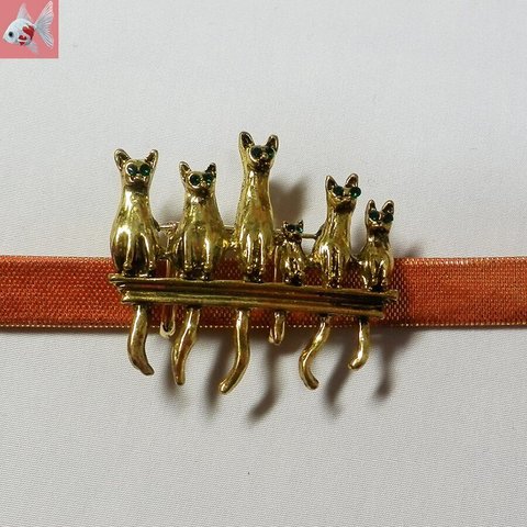 ◆6匹の猫の帯留め飾り