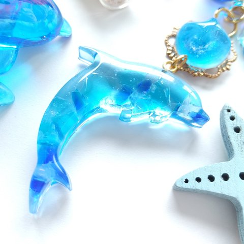 夏色イルカと水面カボションのキーホルダー☆マリン☆琉球ガラス