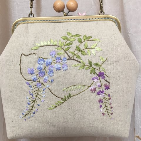 ☆fukuwarai33 様オーダー分☆手刺繍がま口　ショルダーバッグ『藤と菖蒲』