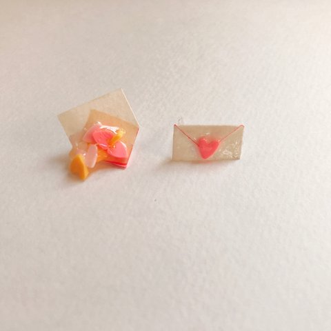 ハート溢れるラブレター  ピアス