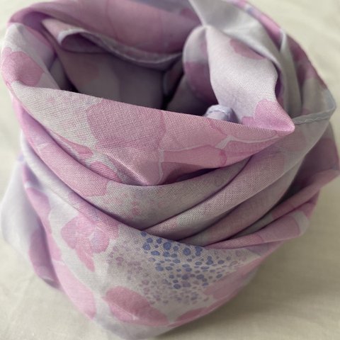 お花シリーズ✴︎アジサイ柄の綿ローンスカーフ　大判正方形