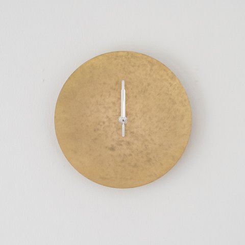 【1点もの】真鍮の壁掛け時計/砂肌　