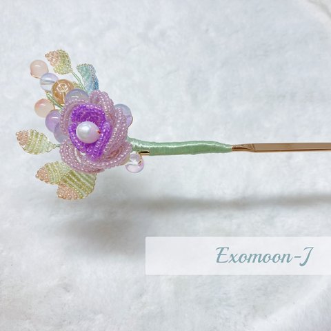 紫の花　ムラサキの花　お花のかんざし　＊グラスビーズ＊簪＊ビーズ細工＊着物＊和装＊ムラサキ＊青丹