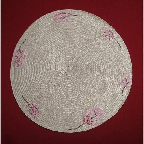 桜の花の手刺繍ランチョンマット