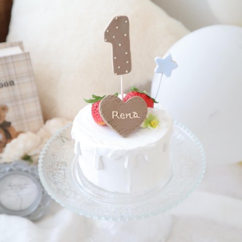 ゲスト様　専用　いちごのミニクレイケーキ☆ハーフバースデー　誕生日　手持ちケーキ　誕生日ケーキ　自宅撮影　1歳以外でも承ってます♪