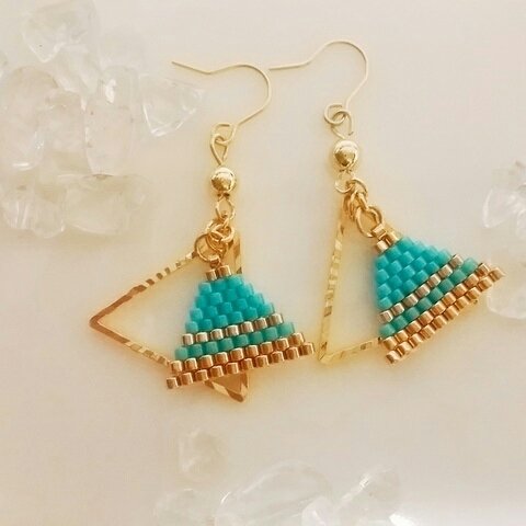 triangleビーズピアス