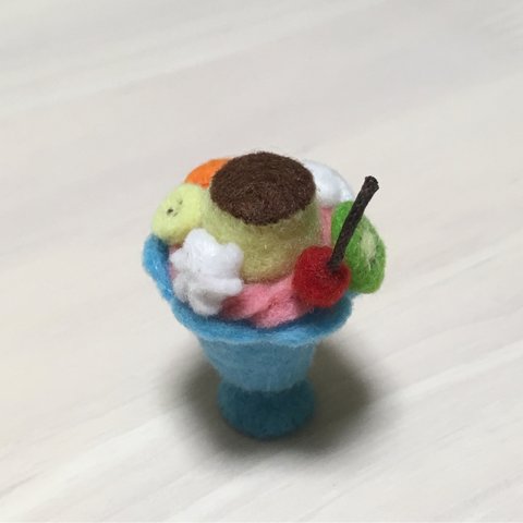 ミニチュア  プリンのパフェ