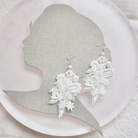 ✳︎純白の花束💐レースピアス✳︎