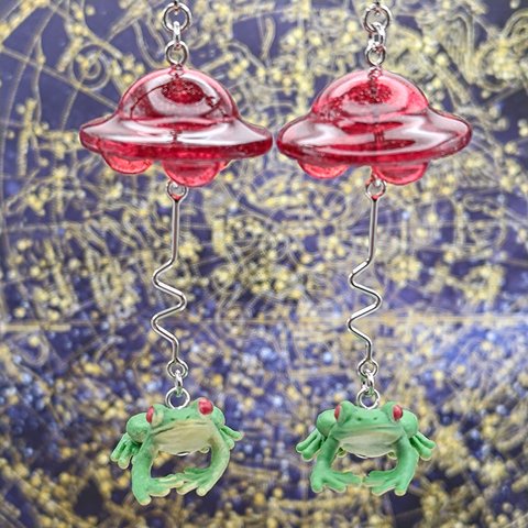 セール2600円→2100円 2030　UFO アクセサリー　イヤリング　キャトルミューティレーション