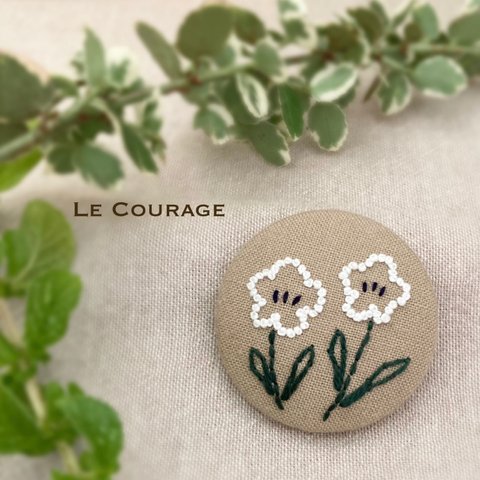 モコモコお花の刺繍ブローチ(白)