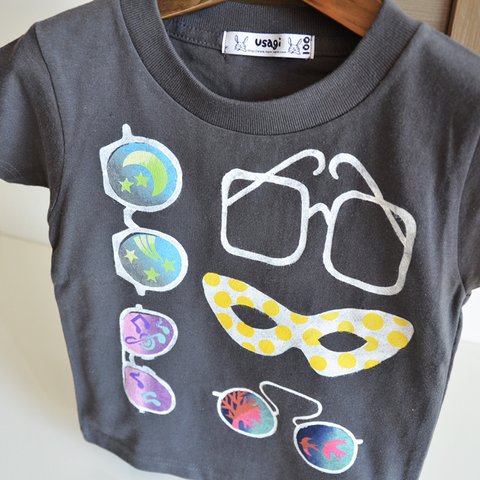 〇名入れ無料〇 子供用Tシャツ～めがね～　グレー