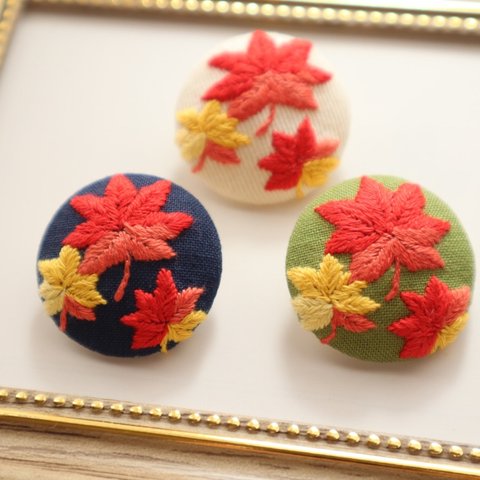 もみじの刺繍ブローチ