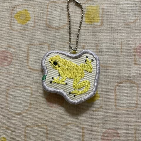 モウドクフキヤガエル 刺繍ブローチ