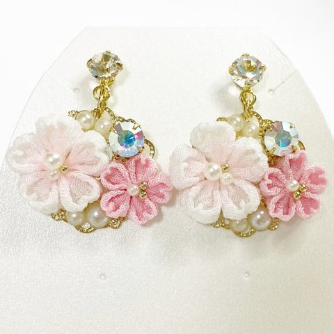 ✿つまみ細工✿ 桜の華やかイヤリング/ピアス