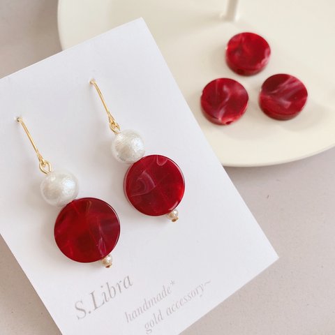 Marble stone*red こっくり赤色 コットンパールピアス イヤリング