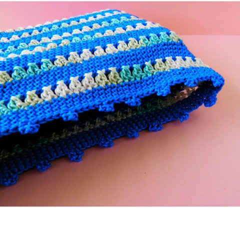 手編みレース　長財布カバー(ブルー×エメラルドグリーンとホワイトラメのストライプ)