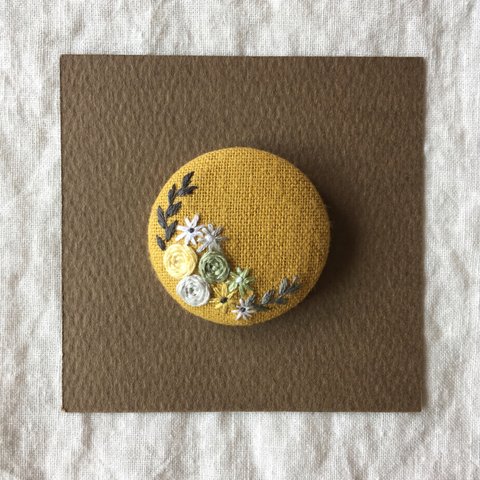 刺繍ブローチ