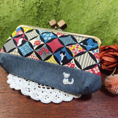 リボン刺繍の白猫の親子がま口長財布