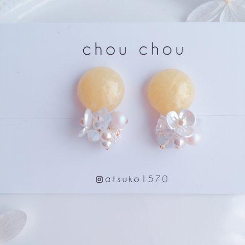 イエロー　レジン　アクセサリー　ビーズ　ゆらゆら　ピアス　清楚　可愛い　お花アクセサリー　担当カラー　優しい　パール　上品　コンサートきれいめコーデ　お出かけコーデ　色