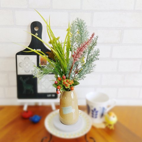 シンプル 北欧 花瓶 フェイクグリーン アレンジ　ピペリカム【アンティーク 陶器】