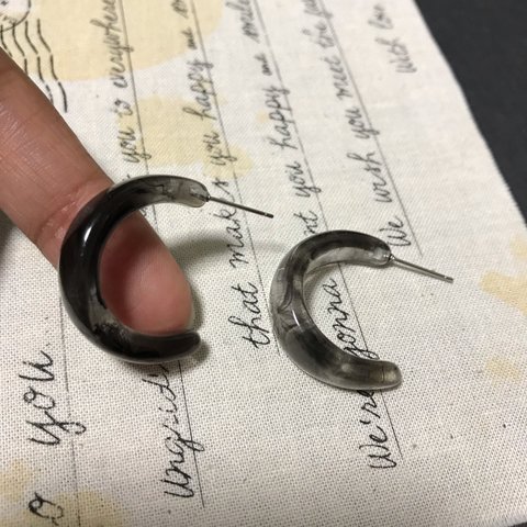 4個✦アクリルフープピアス