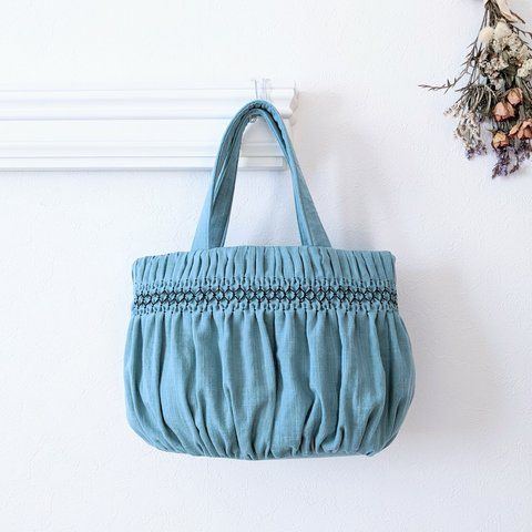 スモッキング刺繍のトートバッグ ｰCARRYiN smokyblue ｰ