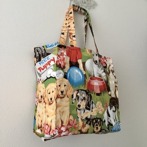 フリーパピー子犬アートタイト・アンド・タイディ・トートバッグ; Free Puppy Dog Art Tight ‘n’ Tidy Tote Bag; eco bag; エコバッグ