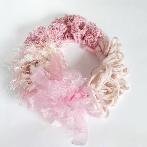 送料無料）オーガンジーの桜咲くシュシュ　手編み