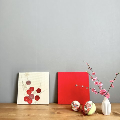 着物のファブリックパネル　輝く紅白の梅（2枚セット）　サスティナブル  着物リメイク　インテリア  Kimono fabric panel interior  壁飾り　ギフト　日本　ひな祭り
