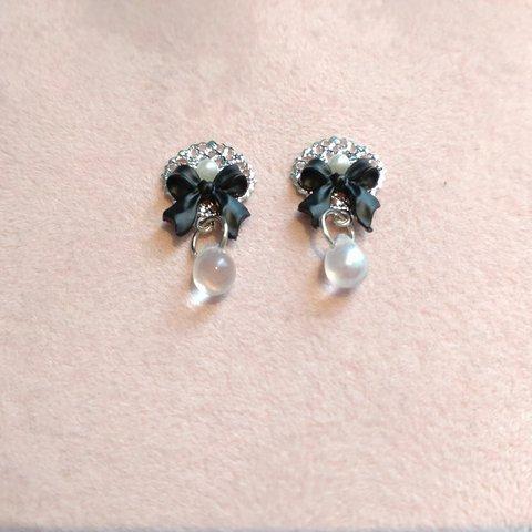 黒リボンとパール ゆれる ピアス＆イヤリング #樹脂ピアス #樹脂ノンホールピアス #ステンレスピアス