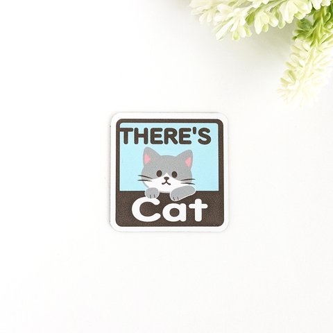 ４.５×４.５cm【＊グレーハチワレ猫＊THERE'S CAT（猫が居ます） マグネットステッカー】車 通院 玄関 ドア ポスト