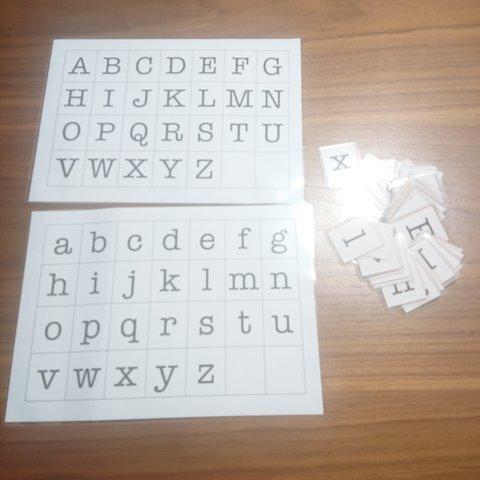遊び方無限大！アルファベットの大文字・小文字の表と大文字・小文字カードセット