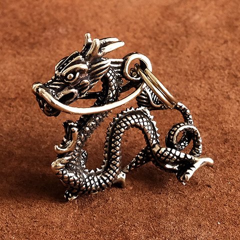 ダブルリング付き 真鍮 キーホルダー（ドラゴン） : 龍 辰年 竜 チャーム キーリング ネックレス アメカジ ブラス ペンダント トップ