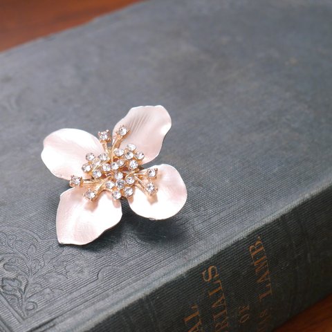 broach〈antique flower〉