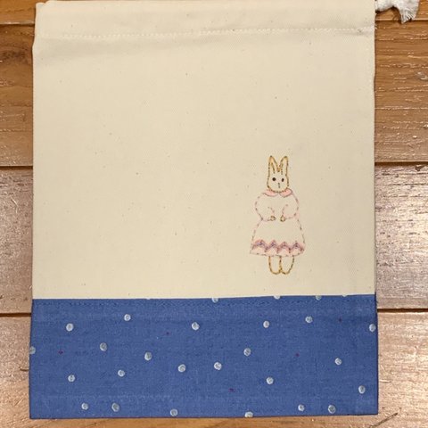 手刺繍入りポーチ♬