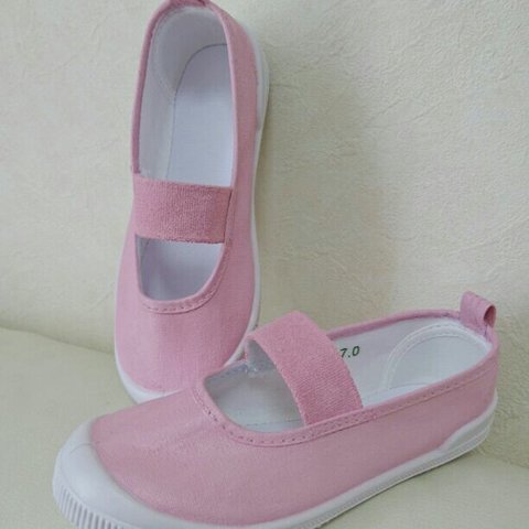 シンプル可愛いピンクのカラー上靴！