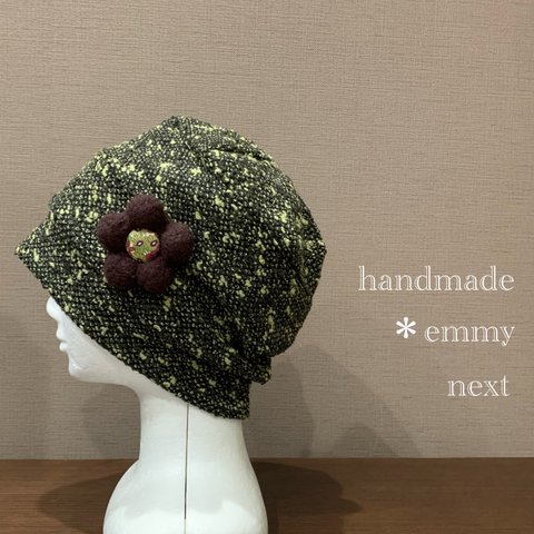 送料無料＊handmadeニットワッチキャップ・ネップツイード〈取り外せるリバティ生地コサージュ付〉ケア帽子　ケアキャップ