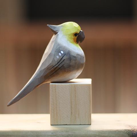 新しいスタイル　小鳥木彫り  鳥のペンダント  肥えた小鳥　木彫り小鳥　小鳥実木 
 誕生日プレゼント手芸実木のデスクトップ飾り  動物木彫  彫刻飾りX23