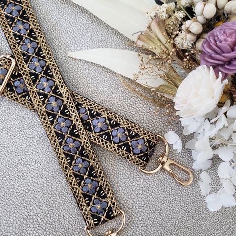 【再販】ショルダーストラップ　インド刺繍リボン　スマホストラップ　ブラック